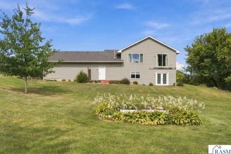 822 Deer Path Montgomery MN 56069