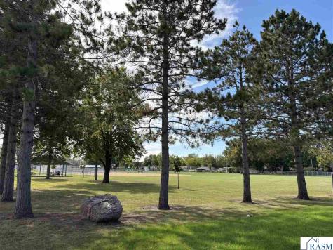 822 Deer Path Montgomery MN 56069