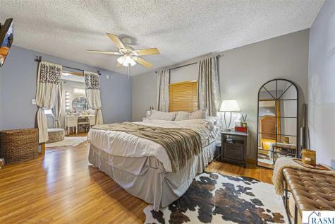 240 N Rice Street Kasota MN 56050