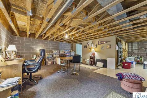 240 N Rice Street Kasota MN 56050