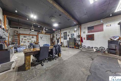 240 N Rice Street Kasota MN 56050
