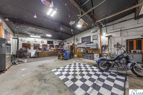 240 N Rice Street Kasota MN 56050