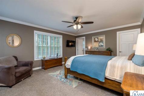809 Spruce Place St. Peter MN 56082