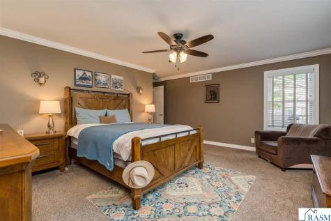 809 Spruce Place St. Peter MN 56082