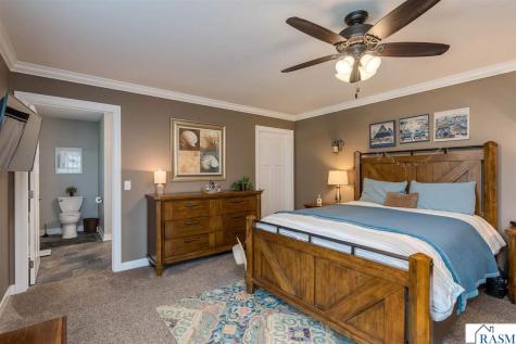 809 Spruce Place St. Peter MN 56082