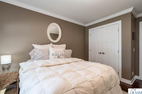 809 Spruce Place St. Peter MN 56082