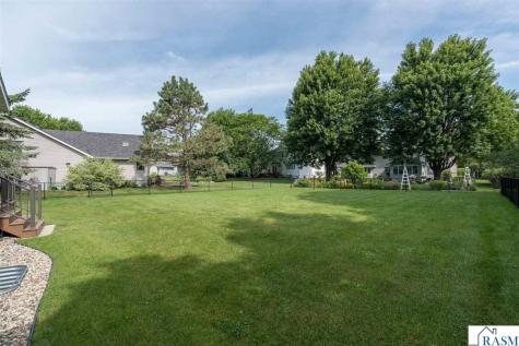 809 Spruce Place St. Peter MN 56082