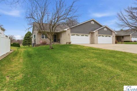 233 Gilbert Avenue SW Madelia MN 56062