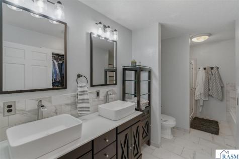 233 Gilbert Avenue SW Madelia MN 56062
