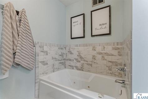233 Gilbert Avenue SW Madelia MN 56062