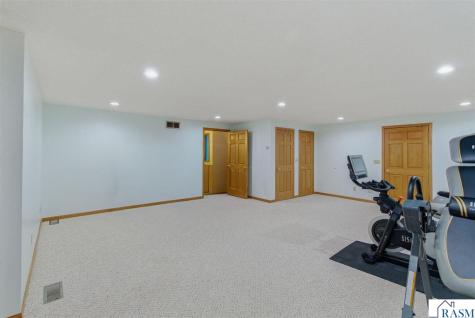 233 Gilbert Avenue SW Madelia MN 56062