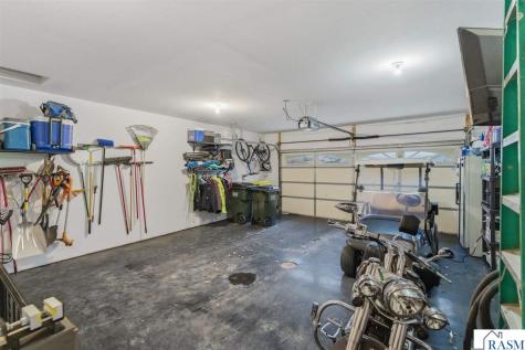 233 Gilbert Avenue SW Madelia MN 56062