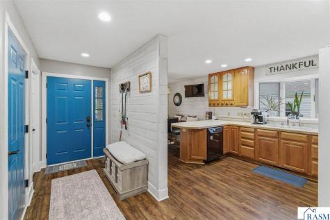 233 Gilbert Avenue SW Madelia MN 56062
