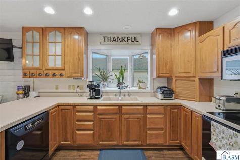233 Gilbert Avenue SW Madelia MN 56062