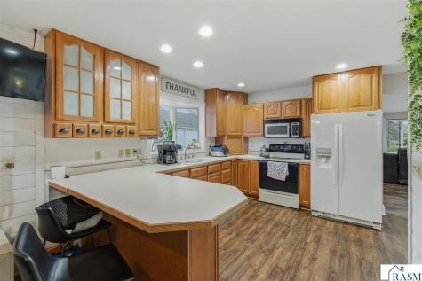 233 Gilbert Avenue SW Madelia MN 56062