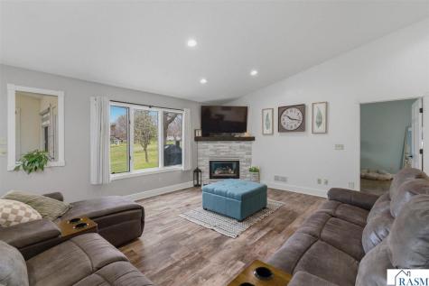 233 Gilbert Avenue SW Madelia MN 56062