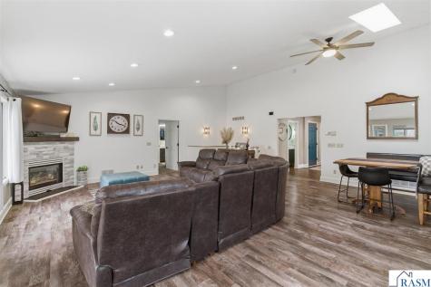 233 Gilbert Avenue SW Madelia MN 56062