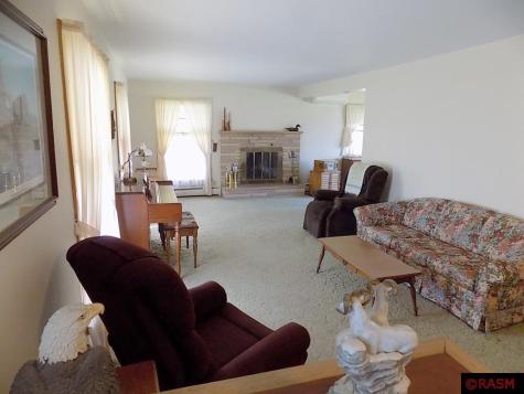 106 5th Street W Winthrop MN 55396
