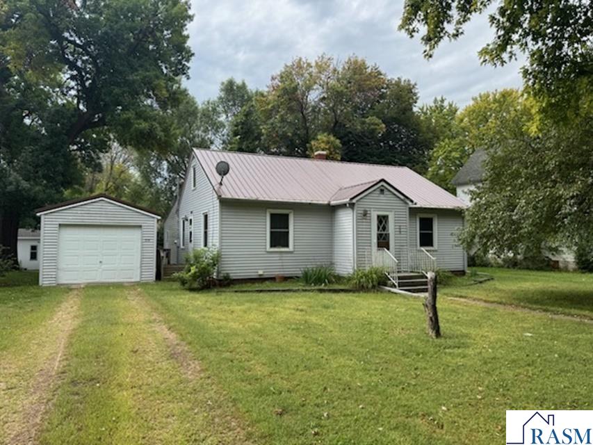 704 E Iowa Street Elmore MN 56027