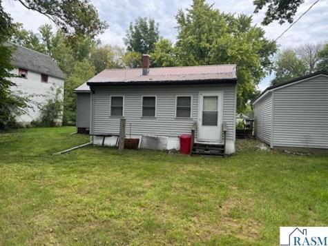 704 E Iowa Street Elmore MN 56027