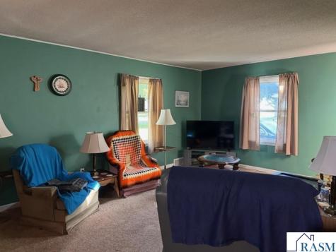 704 E Iowa Street Elmore MN 56027