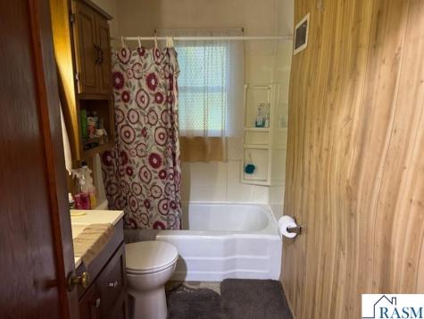 704 E Iowa Street Elmore MN 56027