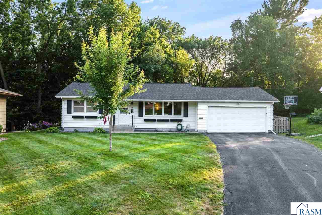 128 Clover Lane Mankato MN 56001