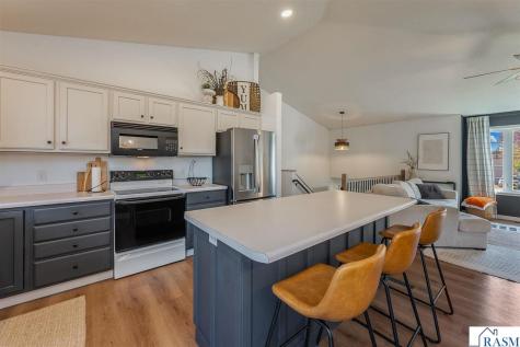528 Le Sueur Avenue Eagle Lake MN 56024
