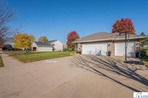 528 Le Sueur Avenue Eagle Lake MN 56024