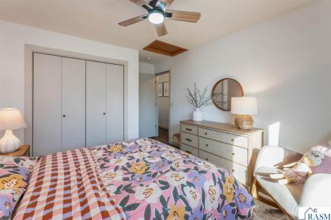 528 Le Sueur Avenue Eagle Lake MN 56024