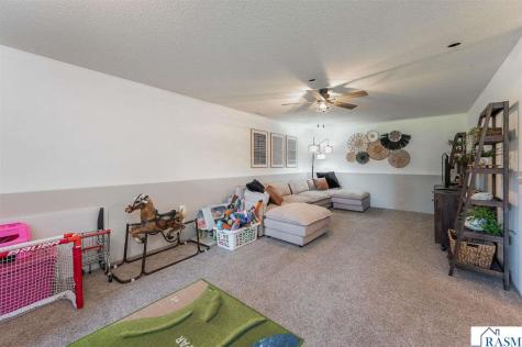 528 Le Sueur Avenue Eagle Lake MN 56024