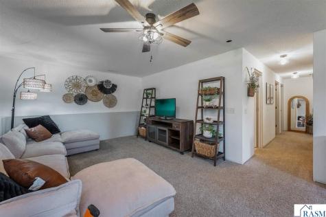 528 Le Sueur Avenue Eagle Lake MN 56024