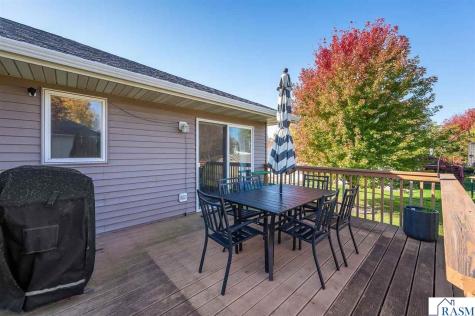 528 Le Sueur Avenue Eagle Lake MN 56024