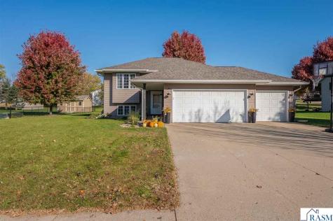 528 Le Sueur Avenue Eagle Lake MN 56024