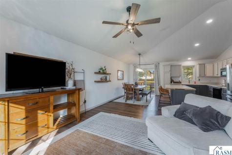 528 Le Sueur Avenue Eagle Lake MN 56024