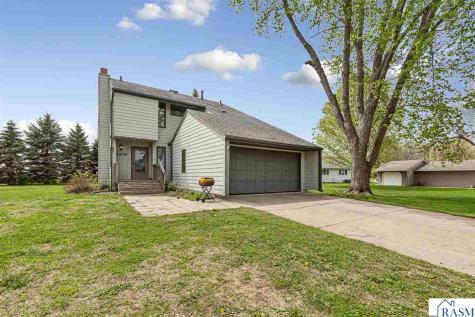 109 E Windsor Court Le Sueur MN 56058