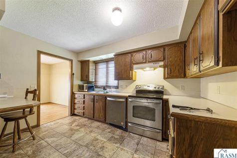 109 E Windsor Court Le Sueur MN 56058