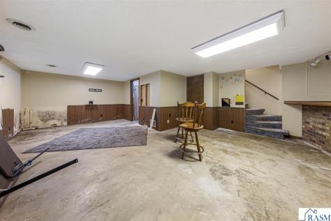 109 E Windsor Court Le Sueur MN 56058