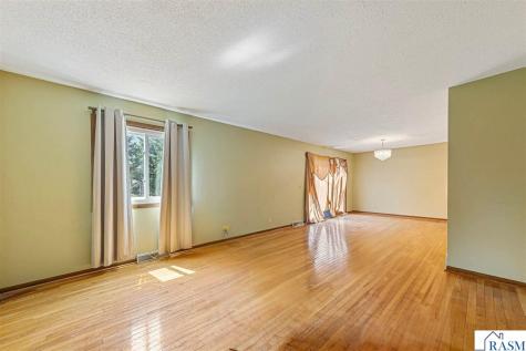 109 E Windsor Court Le Sueur MN 56058