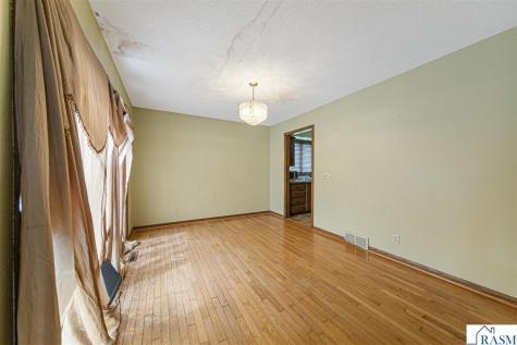 109 E Windsor Court Le Sueur MN 56058