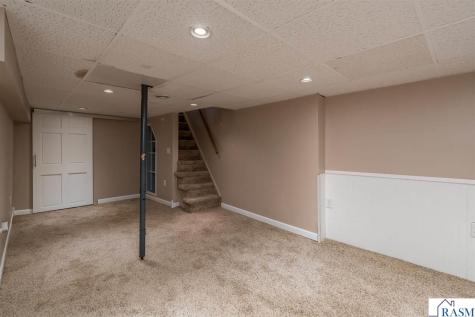 321 E Humphrey Street Lake Crystal MN 56055