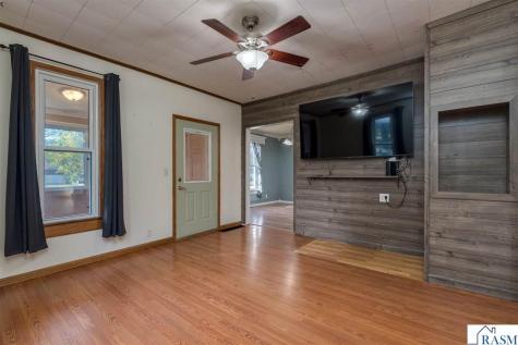 321 E Humphrey Street Lake Crystal MN 56055