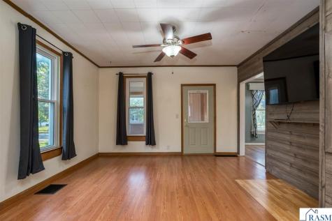 321 E Humphrey Street Lake Crystal MN 56055