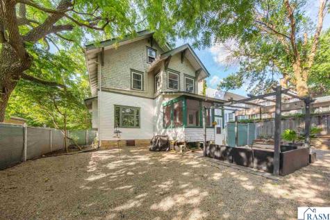 117 Shaubut Street Mankato MN 56001