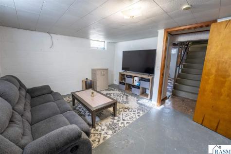 727 Austin Drive St. Peter MN 56082