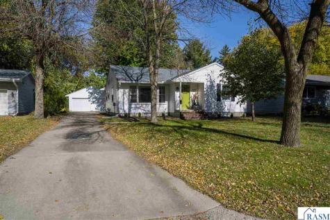 727 Austin Drive St. Peter MN 56082