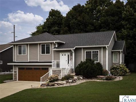 304 Tanager Road Mankato MN 56001