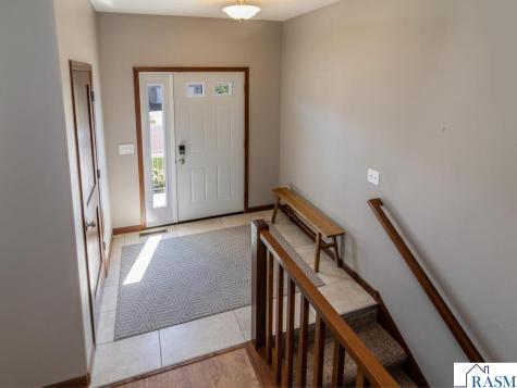 304 Tanager Road Mankato MN 56001