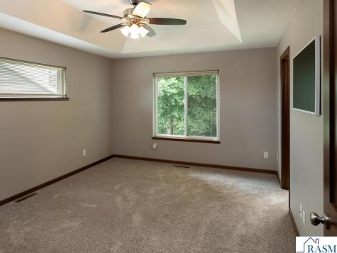 304 Tanager Road Mankato MN 56001