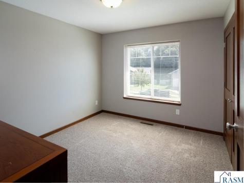 304 Tanager Road Mankato MN 56001
